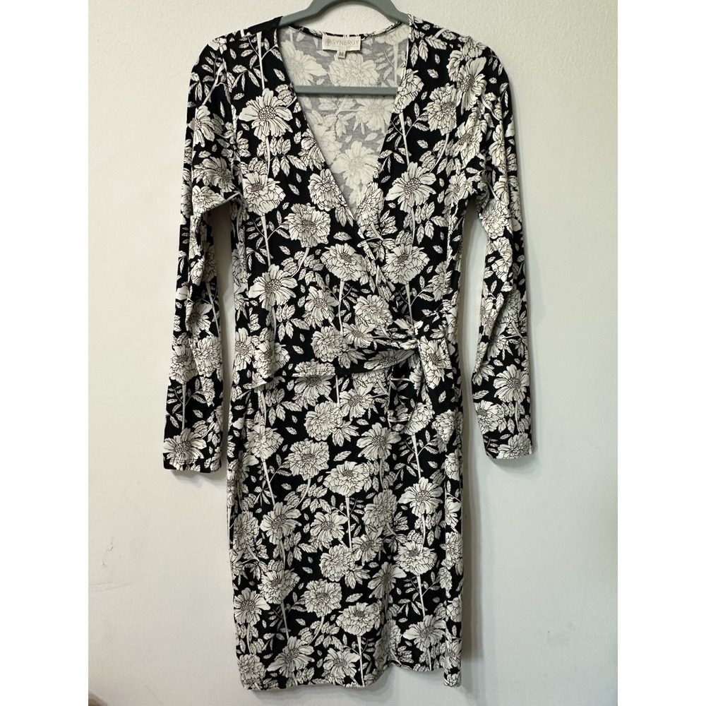 Synergy Organic Clothing Medium Dress Wrap Floral Black White Long Sleeve